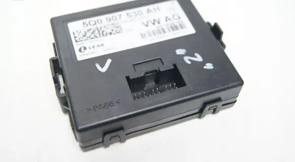 Volkswagen Golf VII Other control units/modules 5Q0907530AH