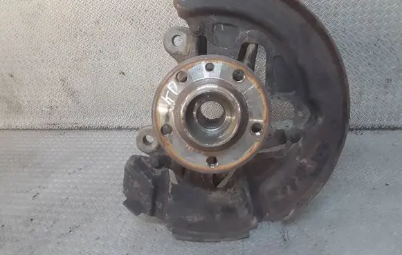Volvo V70 Front wheel hub spindle knuckle 
