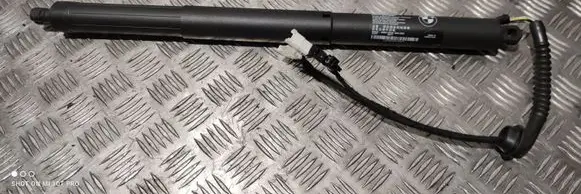 BMW X5 F15 Tailgate/trunk strut/damper 18202210