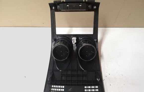 Nissan Qashqai Dash center air vent grill P10381A77100 K77710