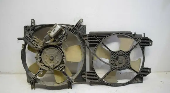 Mitsubishi Galant Radiator cooling fan shroud MR250747