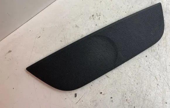 Audi Q3 8U Dash center speaker trim cover 8U1857367