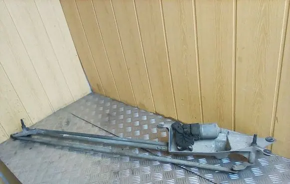 Renault Modus Front wiper linkage and motor 8200141270