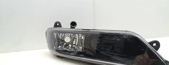 Volkswagen PASSAT B7 Front fog light