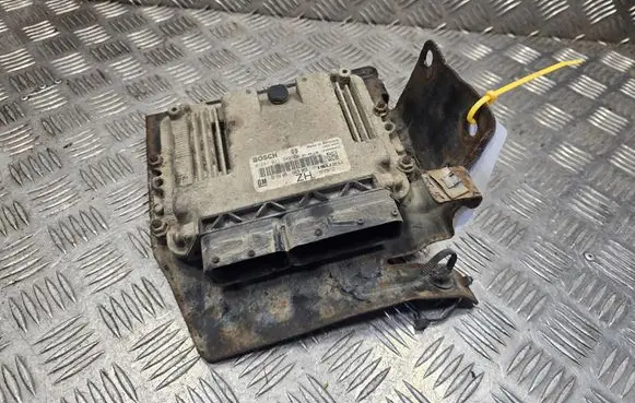 Opel Astra H Engine control unit/module 0281011943 55556829 8973785712