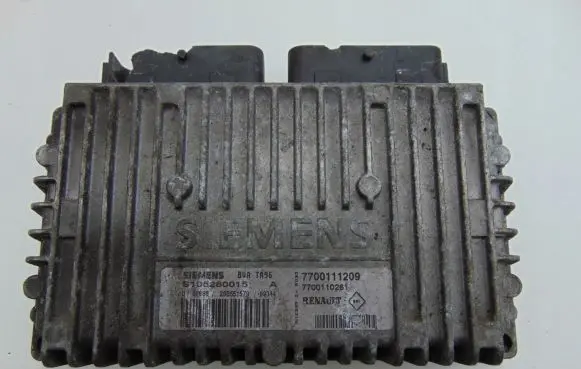 Renault Megane II Engine control unit/module 7700111209