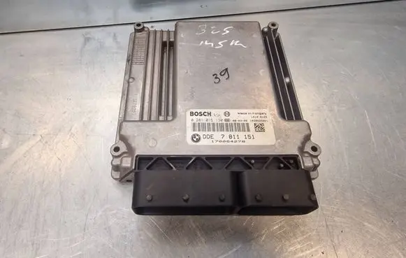 BMW 3 E90 E91 Engine control unit/module 7811151 0281015130 170064278