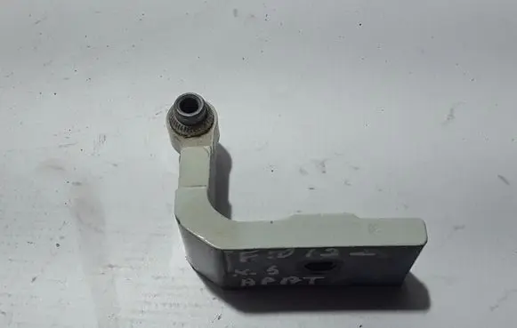 BMW 5 F10 F11 Rear door lower hinge 7185635