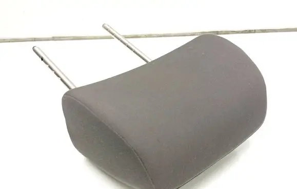 Volkswagen Golf V Rear seat headrest 