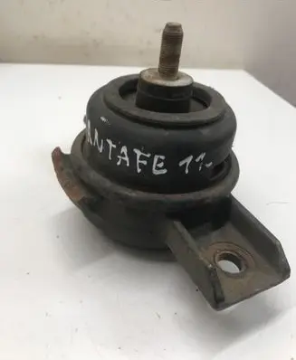 Hyundai Santa Fe Engine mount bracket