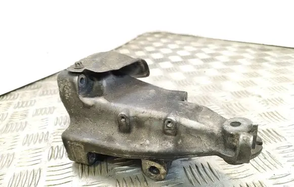 Mercedes-Benz C W204 Engine mounting bracket A6512231404 AC46000