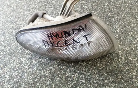 Hyundai Accent Front indicator light 92302220