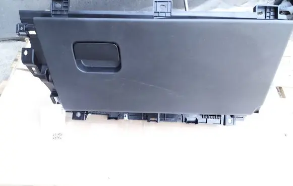 Land Rover Evoque II Glove box K8D2060T10A