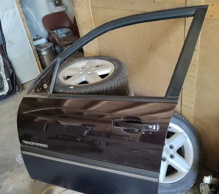 SsangYong Rexton Front door