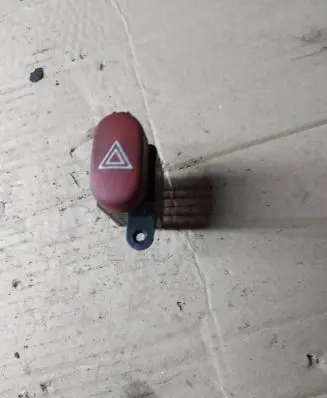 Renault Espace III Hazard light switch 822955