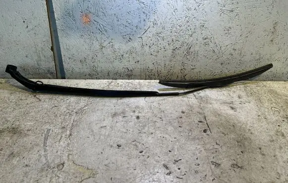 Toyota Yaris Cross Front wiper blade arm