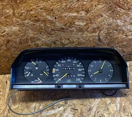 Mercedes-Benz 190 W201 Speedometer (instrument cluster) 87001131