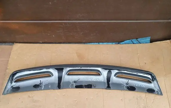 Front bumper lip