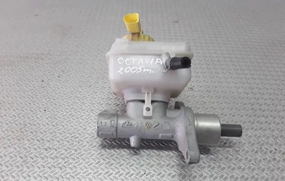 Skoda Octavia Mk1 (1U) Master brake cylinder 1J1611301B