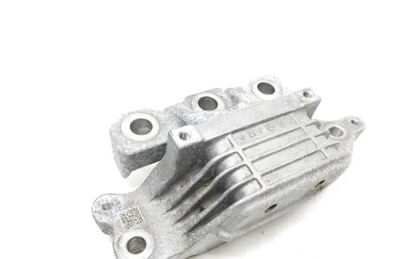 Buick Encore GX I Engine mount bracket 60003621
