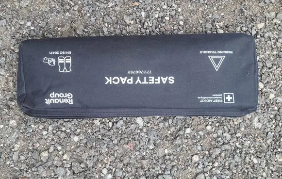 Renault Megane E-Tech First aid kit DEFED