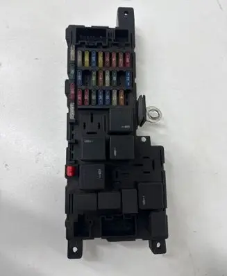 Volvo S60 Fuse module 8637841 518717004 020701110046