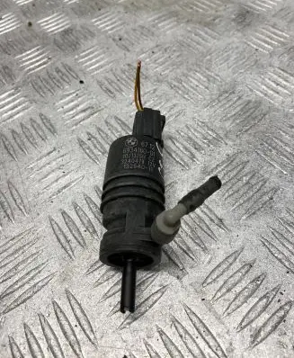 BMW 5 GT F07 Windscreen/windshield washer pump 6934160 3240479 13264011