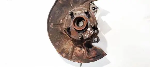 Toyota Avensis T250 Front wheel hub 