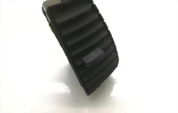 KIA Sorento Dash center air vent grill 97430-3E000
