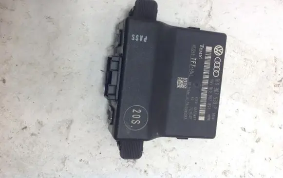 Volkswagen Golf Plus Gateway control module 1K0907530P