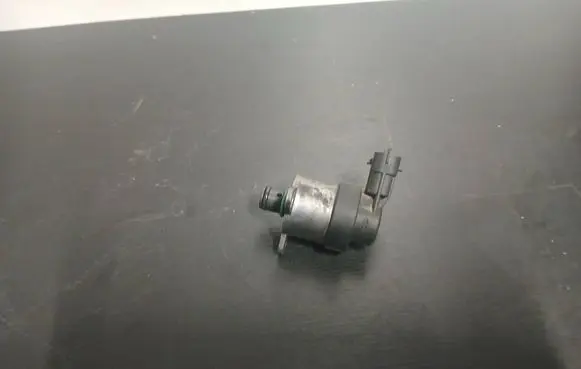 Volvo S80 Fuel pressure sensor 0928400