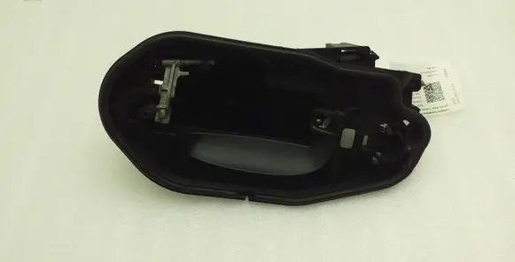 Rear door exterior handle/bracket