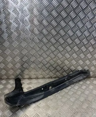 Audi Q7 4L Fender end trim 8K0821111A