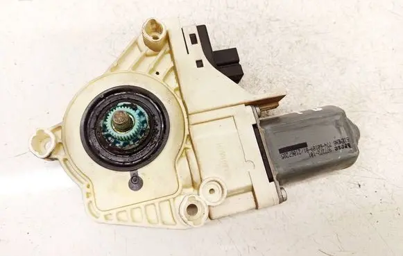 Audi A6 S6 C6 4F Front door window regulator motor 4F0959802D