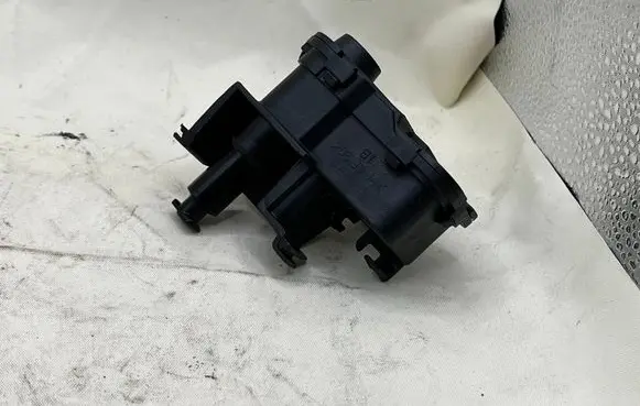 KIA Niro Rear glass lock/latch C589 7N0810773D