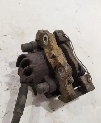 Peugeot 5008 Front brake caliper