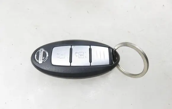 Nissan Qashqai Ignition key/card S180144102