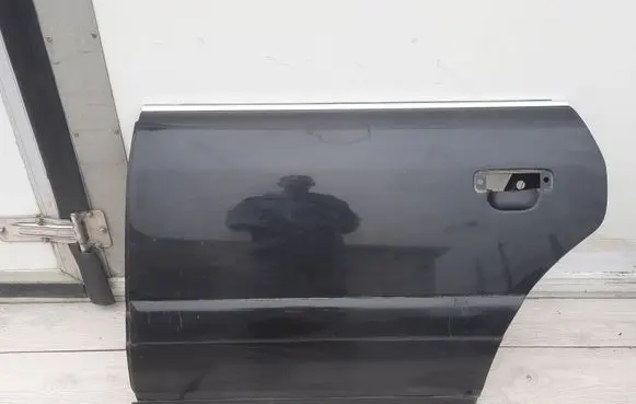 Audi A6 S6 C4 4A Rear door