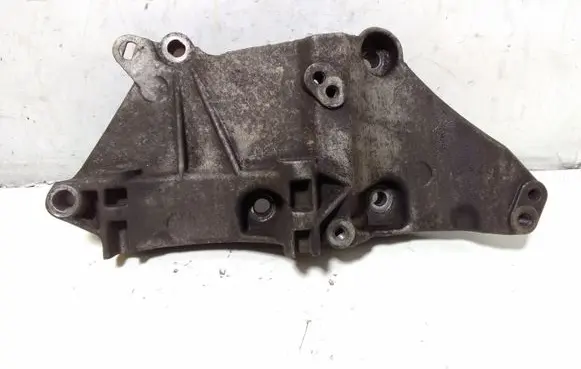 Renault Scenic II - Grand scenic II Generator/alternator bracket 8200100148