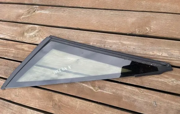 Honda Jazz IV GR Front door vent window glass four-door 43R00034