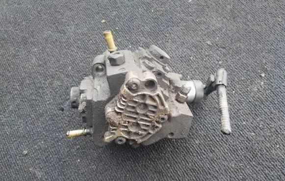 Renault Trafic II (X83) Fuel injection high pressure pump 0445010205 8200950493 8201024002