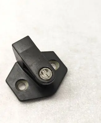 BMW 5 E39 Front door lock loop/hook striker 8176350