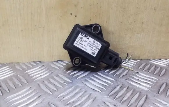Audi A4 S4 B6 8E 8H ESP acceleration yaw rate sensor 8E0907637A 0265005245