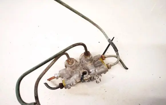 Hyundai Lantra I Air suspension compressor 
