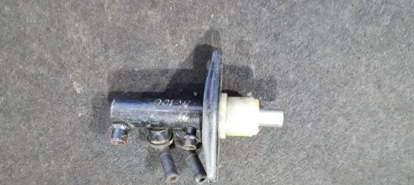 Mercedes-Benz 100 W631 Master brake cylinder