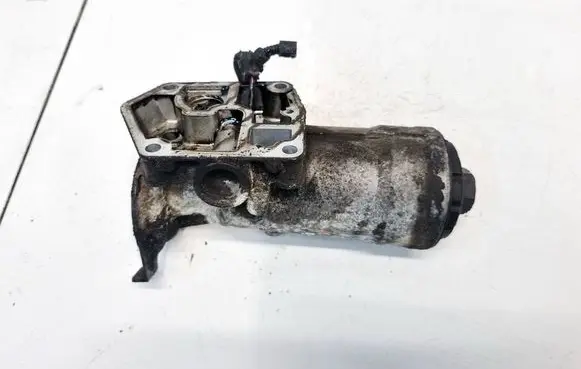 Skoda Octavia Mk2 (1Z) Oil filter cover 045115389E