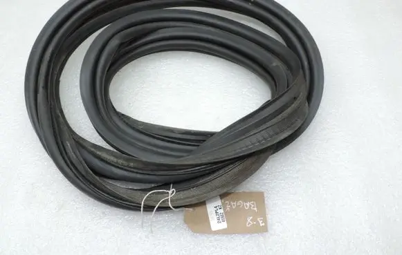 Jeep Renegade Trunk rubber seal (body) 51988378