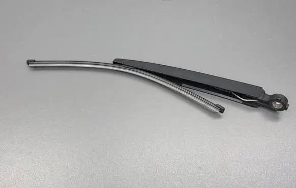 Volkswagen Touran II Rear wiper blade arm 5M0955707A