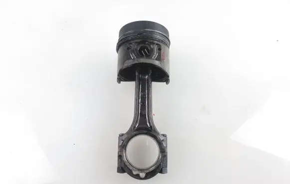 Mitsubishi Pajero Piston with connecting rod