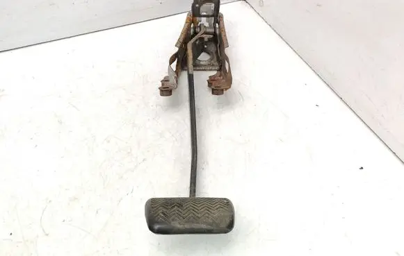 Toyota Avensis T270 Brake pedal